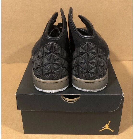 Jordan Instigator 705076-003 Colorway: Black/Wolf Grey - Picture 4 of 8